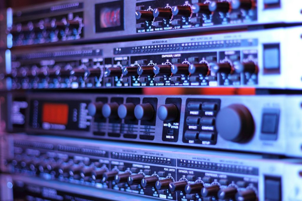 Equipamento analógico de áudio